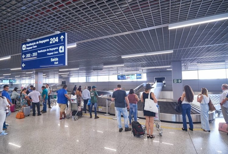 Movimentação de passageiros em voo volta a crescer em 2022