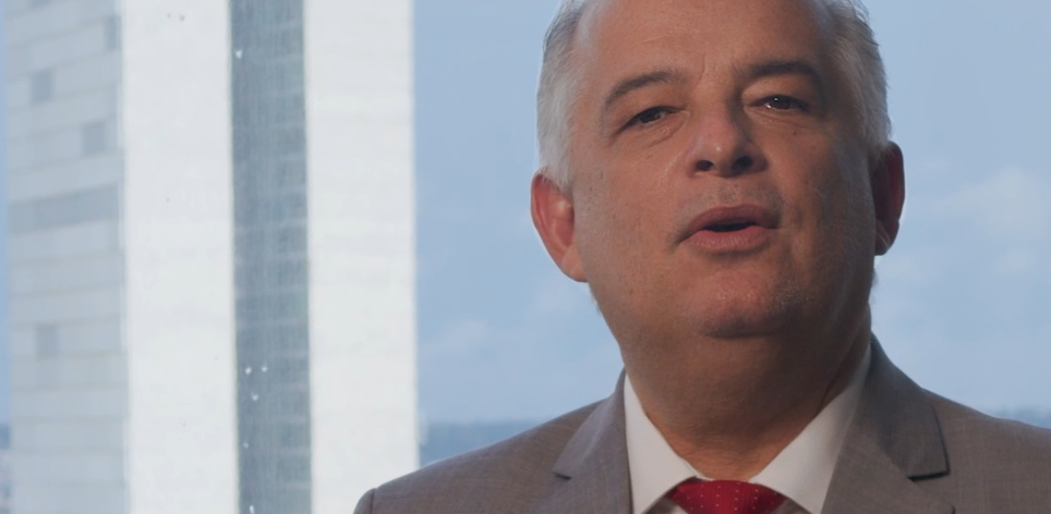 Ministro dos Portos parabeniza trabalhadores portuários