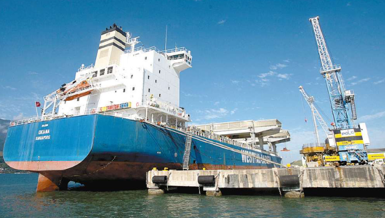 Porto de São Sebastião opera normalmente após temporal