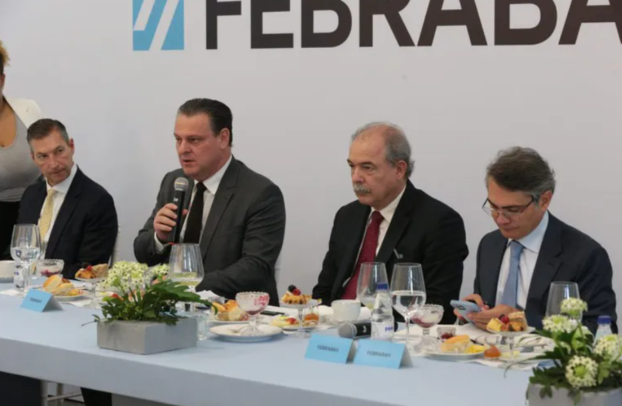 Na Febraban, ministro Carlos Fávaro reforça a importância de investimento no agro sustentável