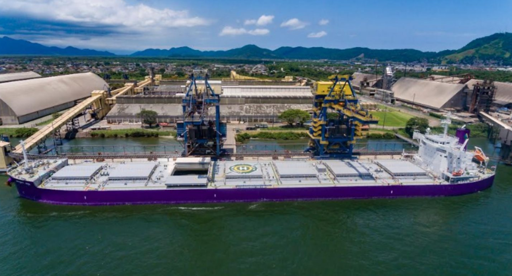 Gigante chinês desembarca 85 mil toneladas de fertilizantes no Porto de Santos