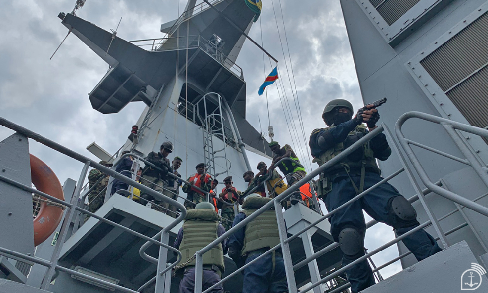 Navio brasileiro participa de exercício internacional em região africana