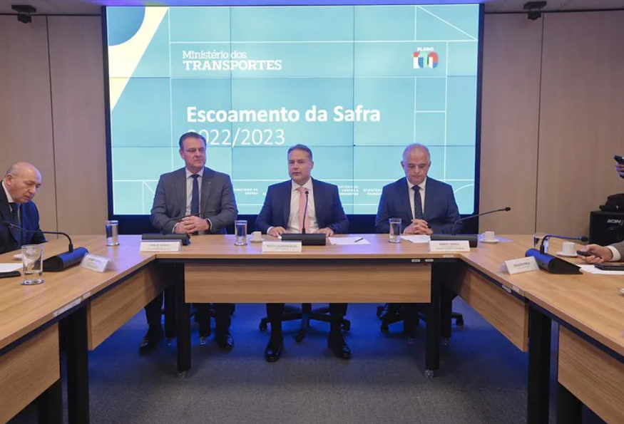 Alimentos podem ser mais baratos com investimento em rodovias, avalia Carlos Fávaro