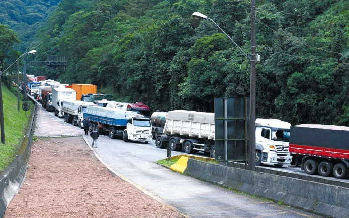 Crea-SP apresenta soluções para evitar colapso logístico