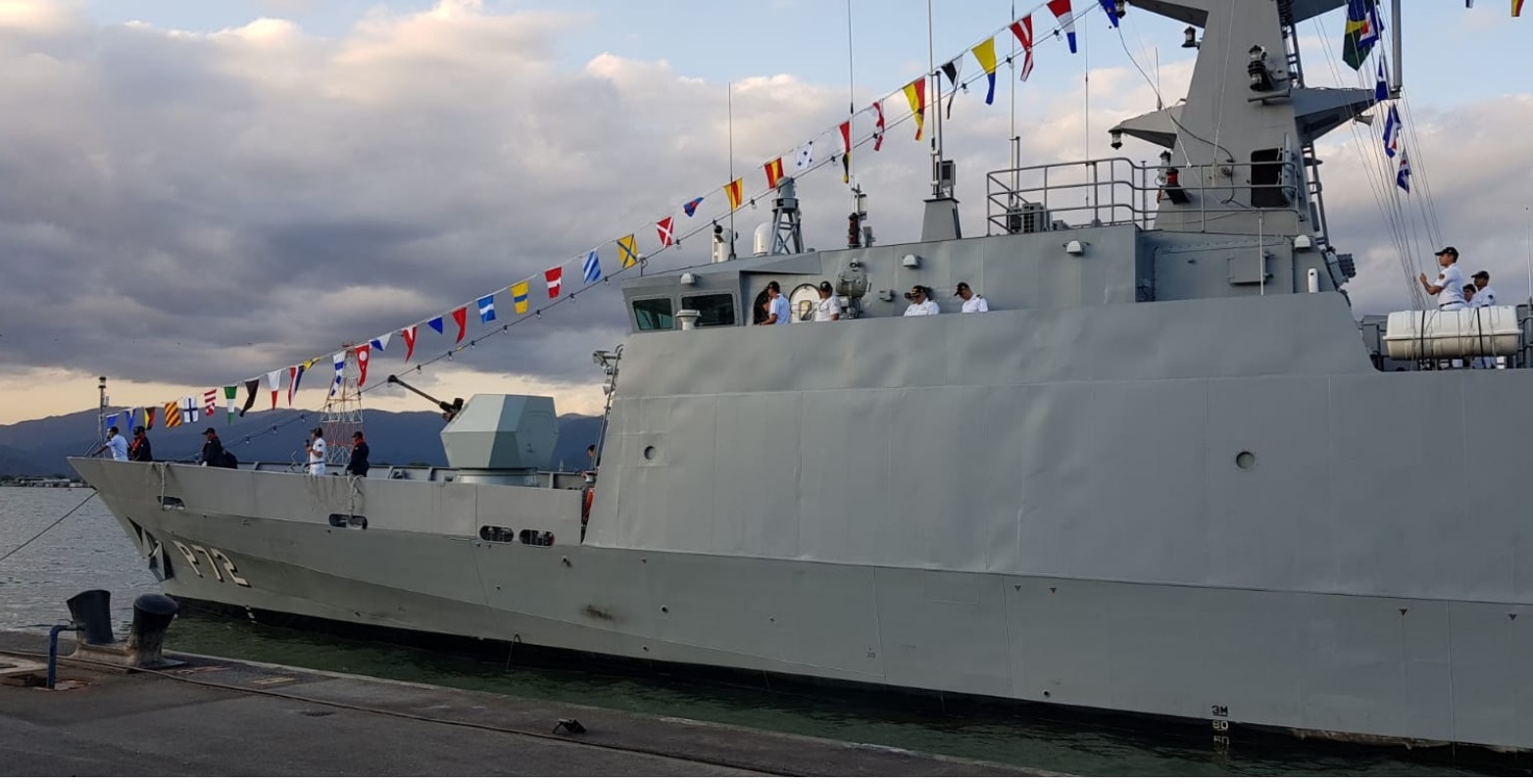 Navio Maracanã atraca no Porto de Santos para reforçar segurança marítima