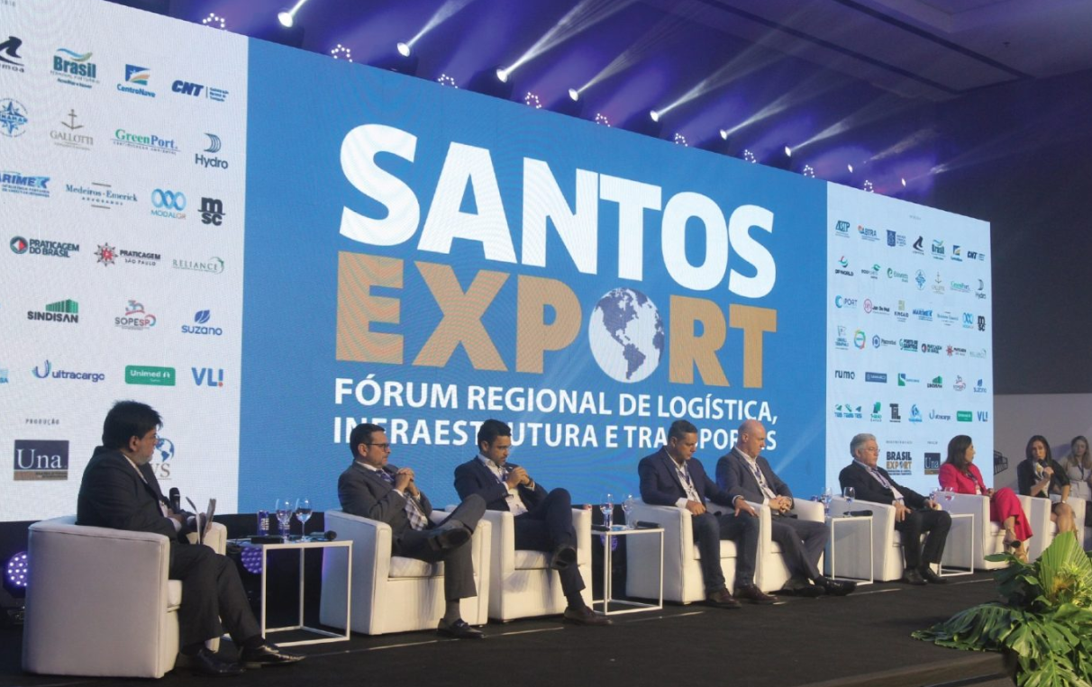 Única via de acesso para caminhões ao porto, via Anchieta está próxima do limite