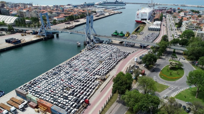 Porto de Leixões exporta mais 2 mil veículos da Autoeuropa