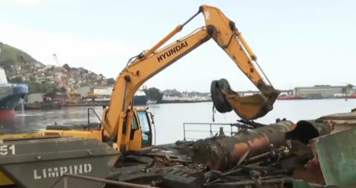 PortosRio inicia força-tarefa para remover embarcações abandonadas na Baía de Guanabara