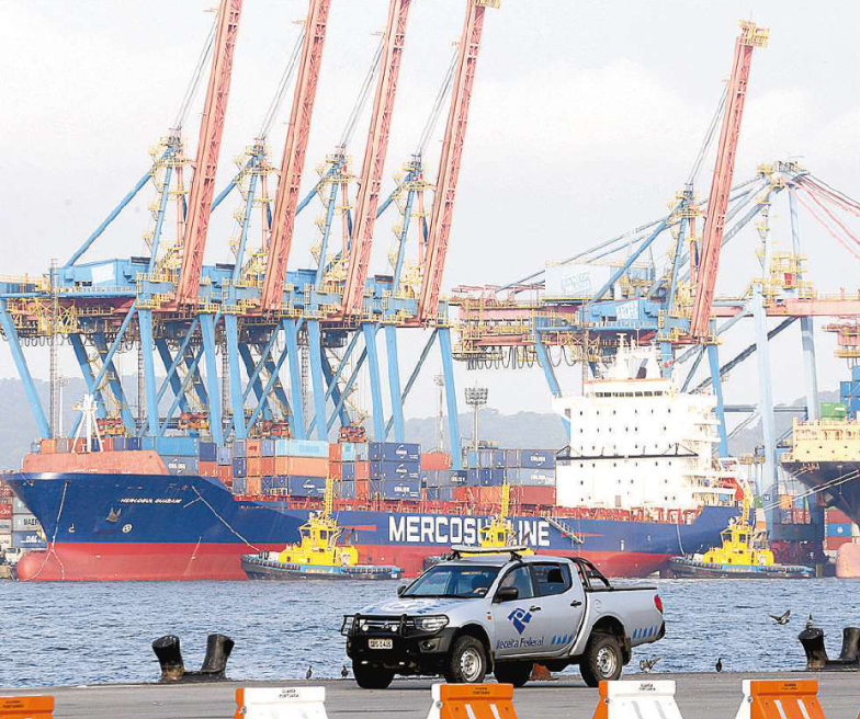 Mais cargas passam pelos portos no trimestre
