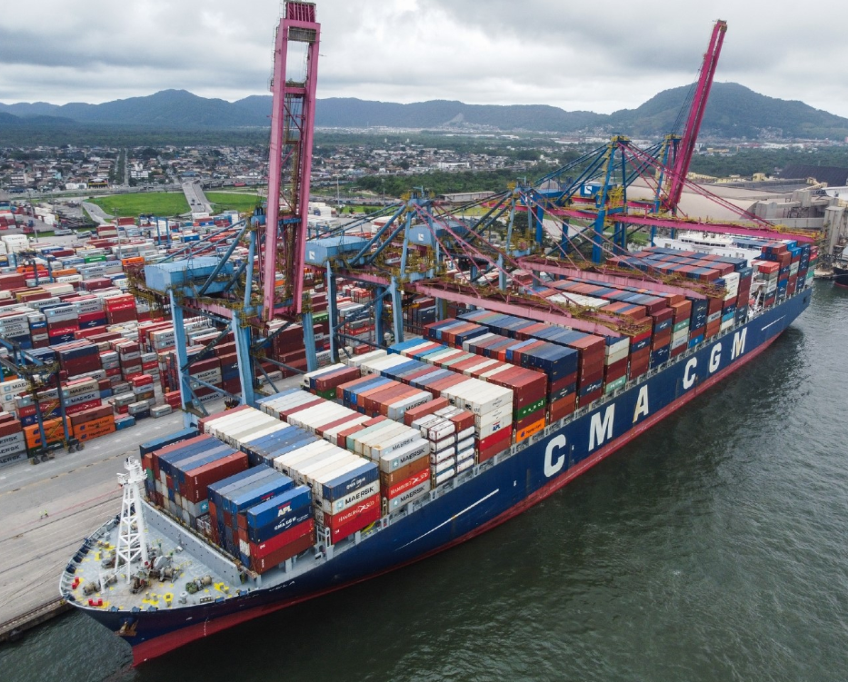 Porto de Santos prepara estudo para aprofundamento do calado
