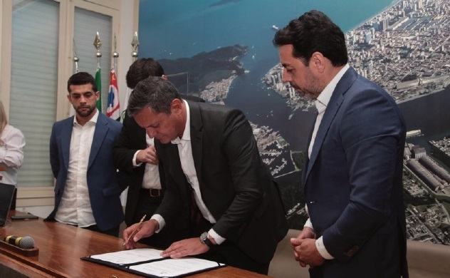 Santos recebe recursos da Petrobras e promete obras na área portuária