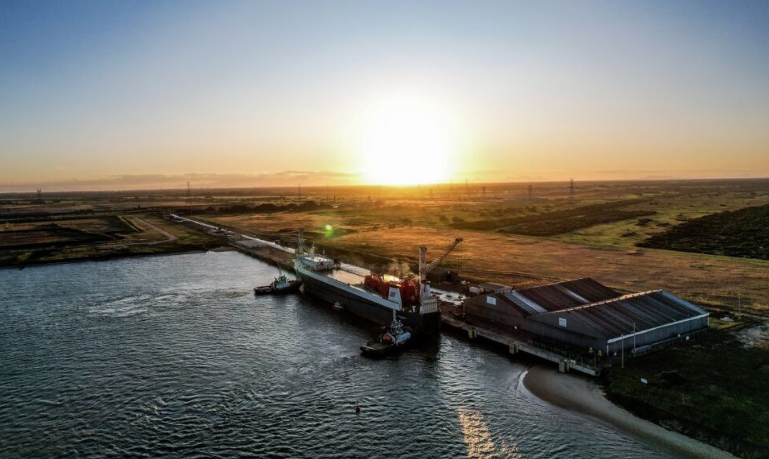 Porto do Açu firma parceria para desenvolver planta de fertilizantes nitrogenados