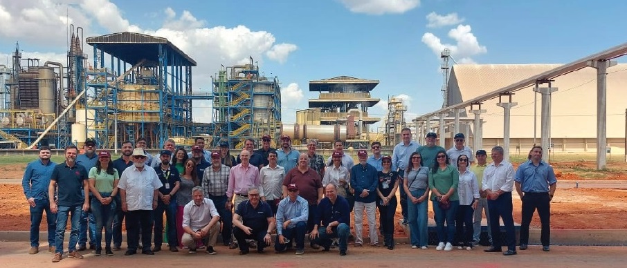 Comitiva do Brasil Export faz visita técnica à Caramuru AlimentosExport