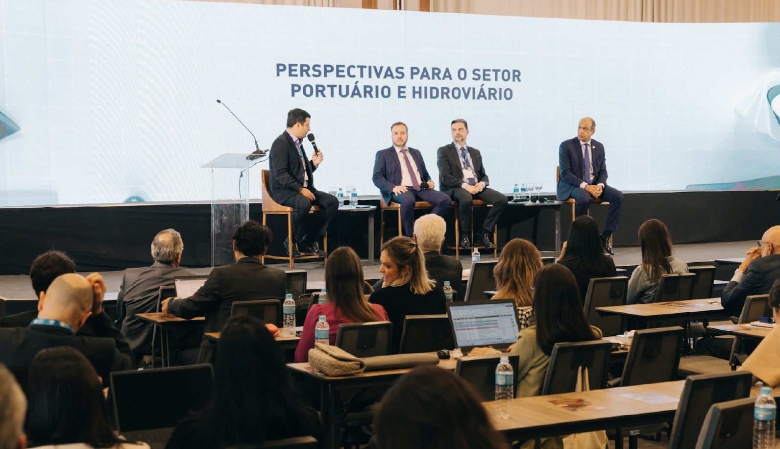 Governo projeta 50 arrendamentos portuários até 2026, diz Pierdomenico