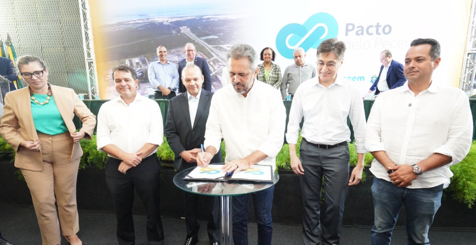 Governo do Ceará prevê investir até R$ 670 milhões no Porto do Pecém