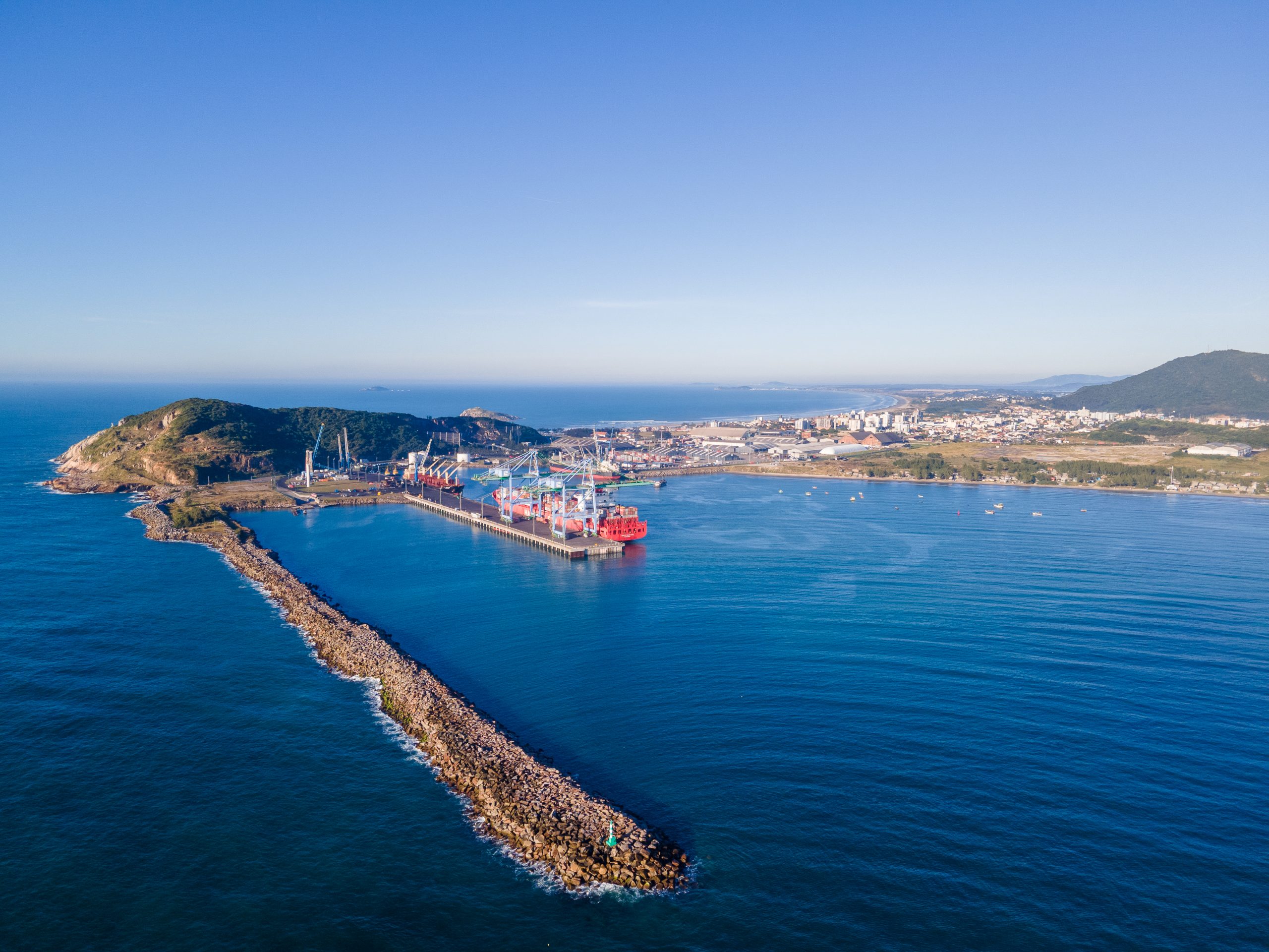 Avançam tratativas para recuperação do molhe de abrigo do Porto de Imbituba