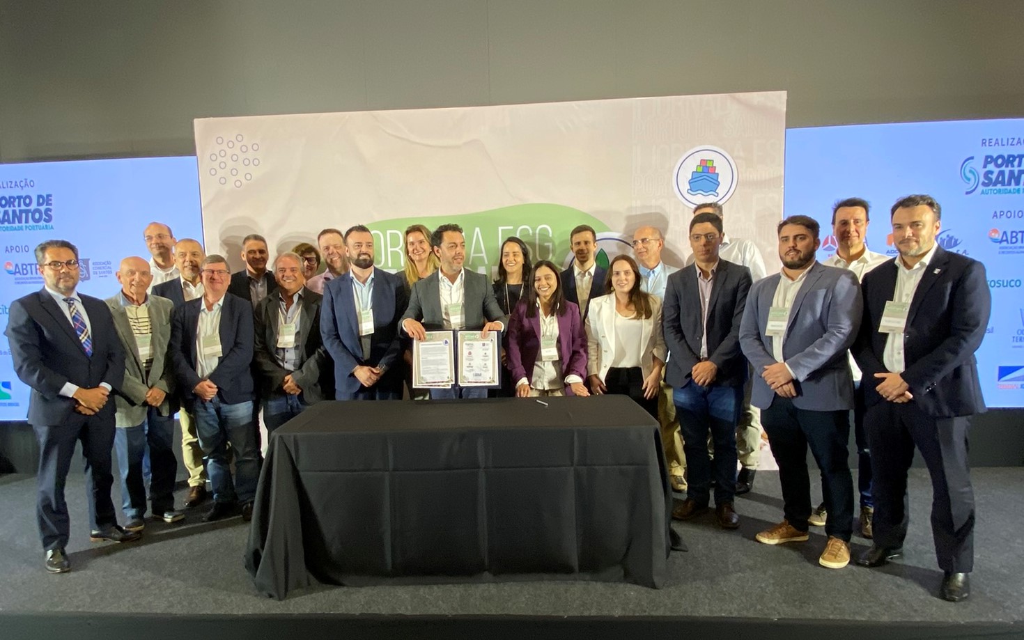 APS, Prefeituras e instituições do Porto de Santos assinam acordo para ESG