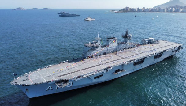 Marinha abre visitação a navios no Porto do Recife
