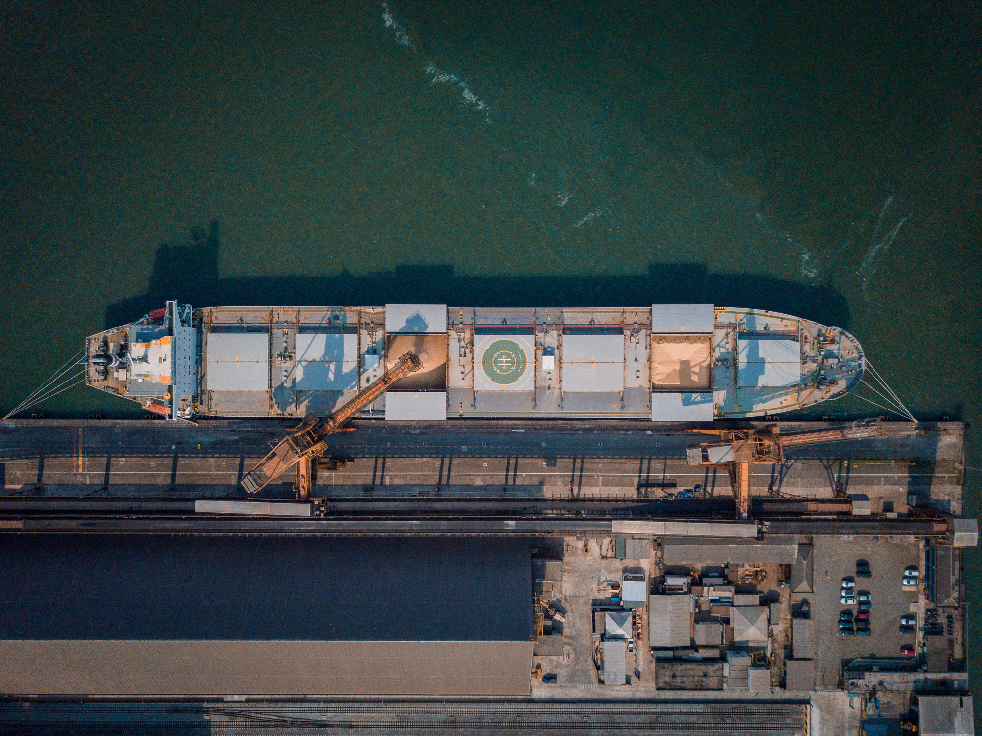 Resultado de junho confirma quebra de recorde de cargas no Porto de Santos