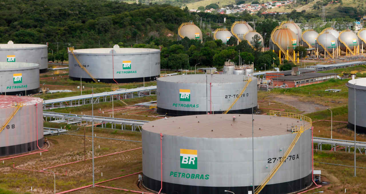 Petrobras (PETR4) assina acordos em busca de fortalecer relação comercial com China