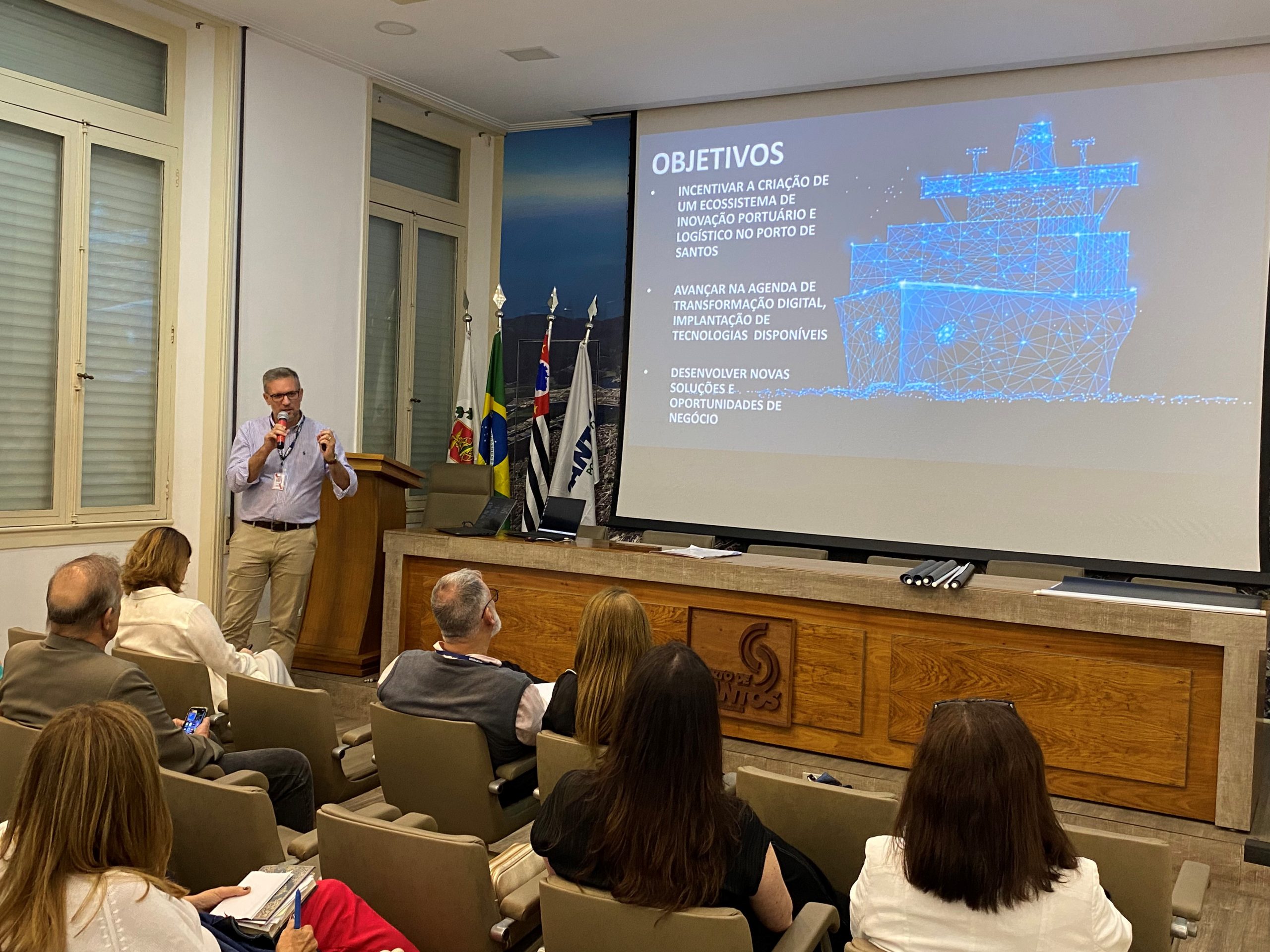 APS apresenta programas de incentivo para inovação tecnológica no Porto de Santos