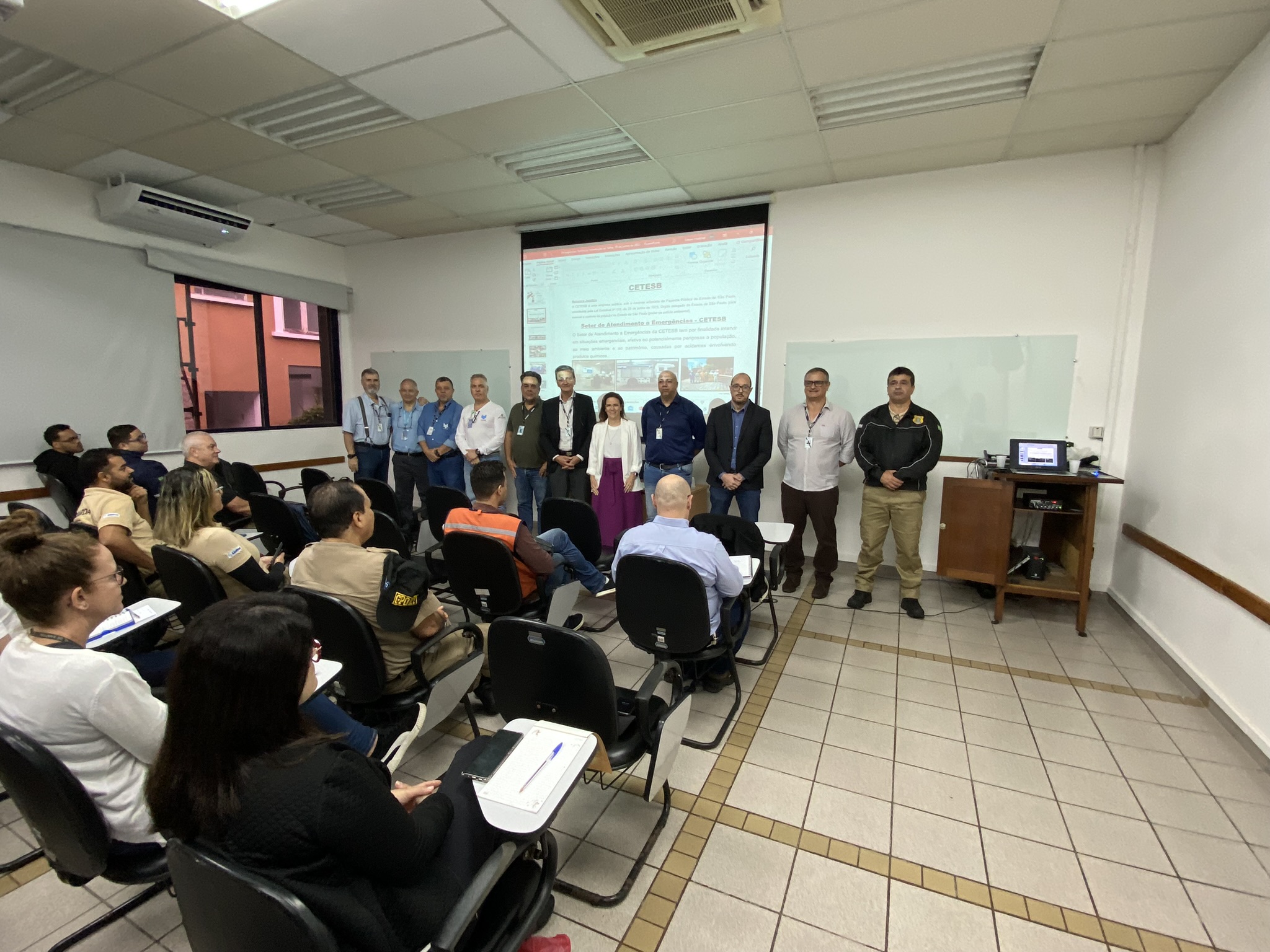 PAM do Porto de Santos promove treinamento sobre acidentes com produtos químicos