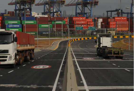 APS altera tolerância para recepção de caminhões de carga solta e conteinerizada