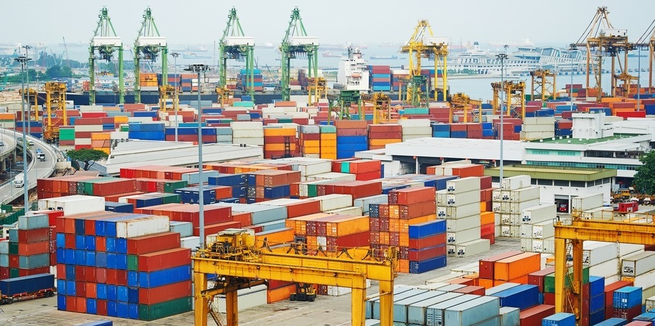 Porto de Singapura supera recorde histórico na movimentação de cargas em 2023