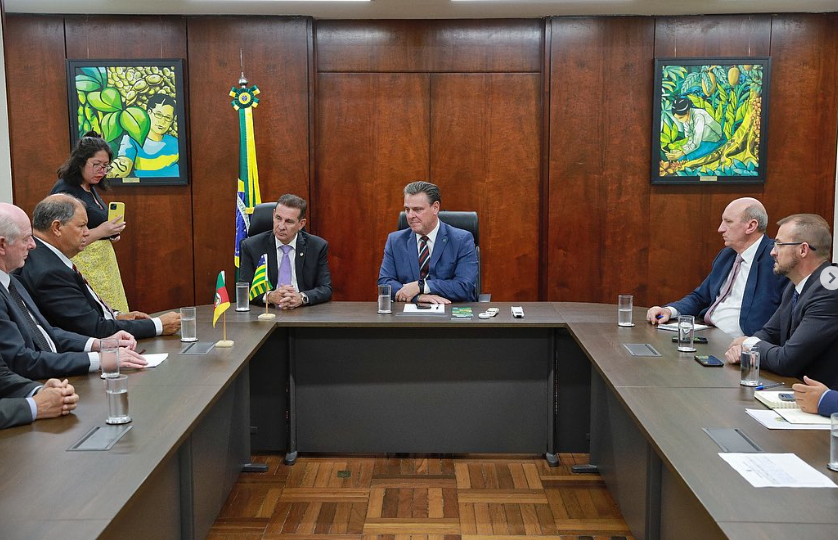 Ministro Fávaro realiza encontro para dialogar sobre avanços do biodiesel brasileiro