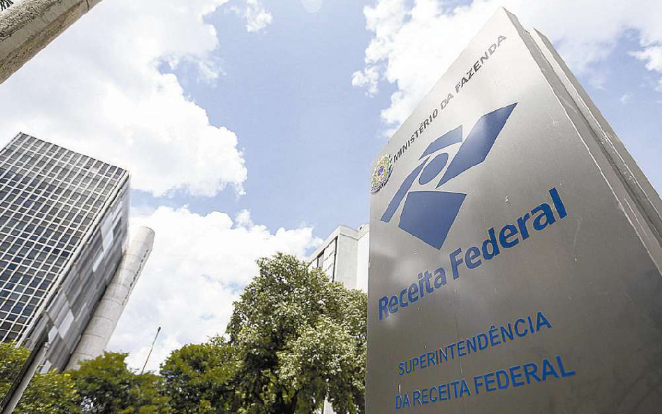 Programa do IR fica disponível hoje