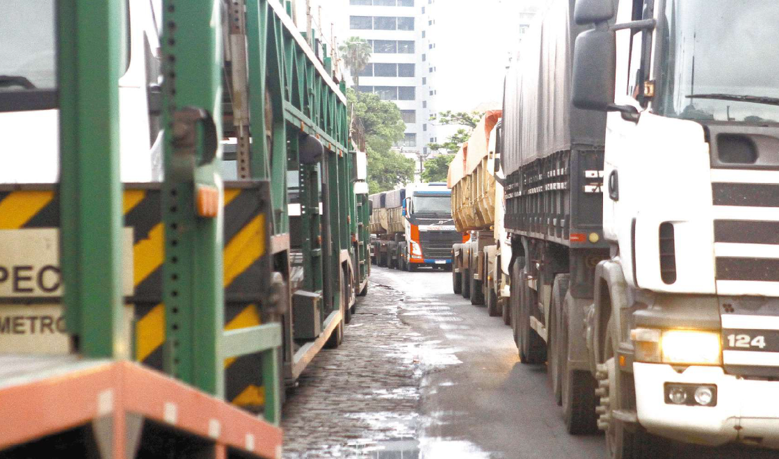 APS muda regulação para caminhões