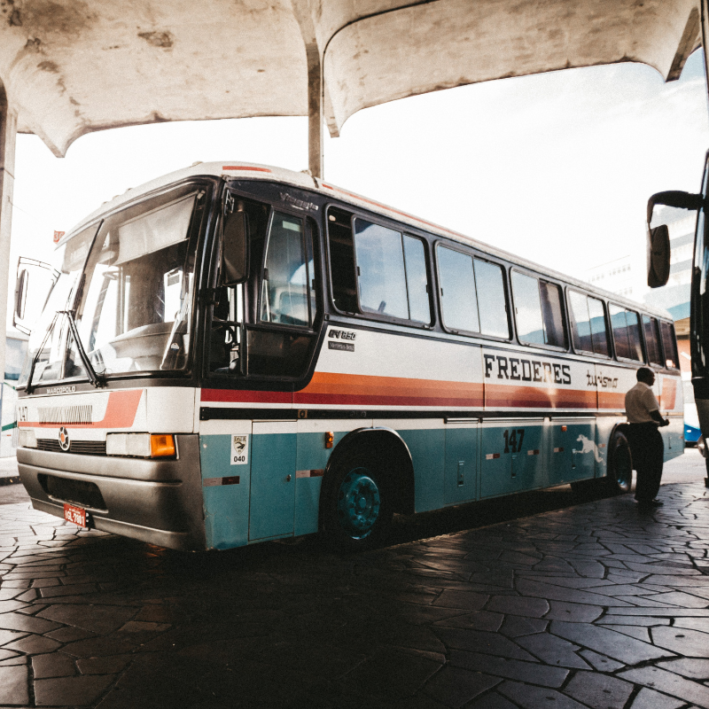 Passagem de ônibus não terá aumento em Santos, anuncia prefeito
