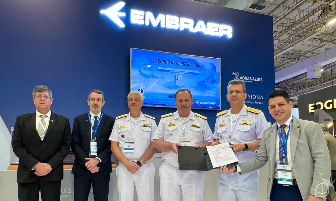 Marinha e Embraer assinam acordo de parceria na área de Tecnologia
