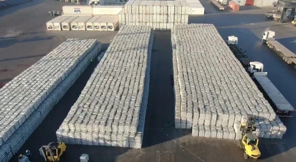 Porto de Fortaleza movimenta 8 mil toneladas de alumínio em um mês