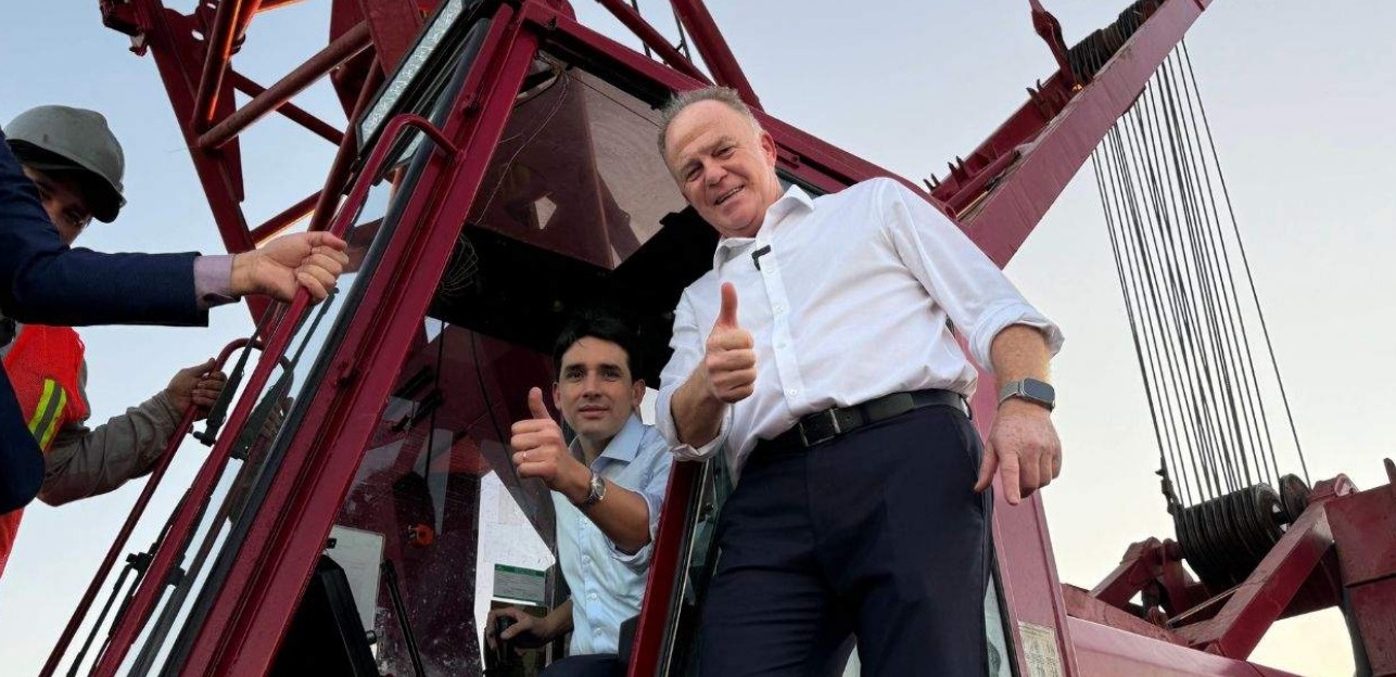 Ministro visita porto bilionário do ES de olho no crescimento de produção do estado