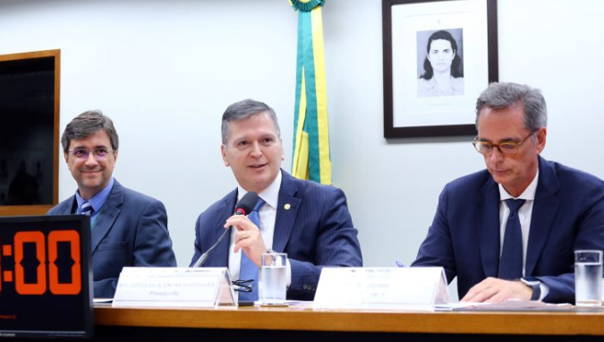 Comissão de Juristas que revisa Lei de Portos prorroga trabalhos por 90 dias