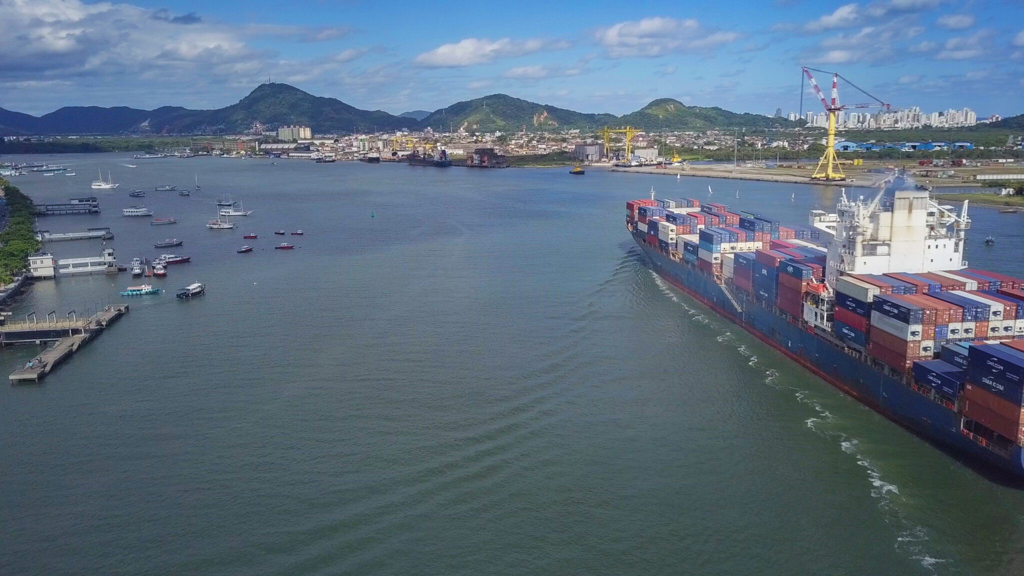 Porto de Santos atinge a maior marca entre os meses de outubro e projeta maior marca anual de sua história em 2024