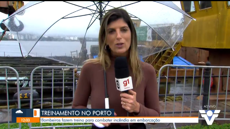 Corpo de Bombeiros realiza treinamento de combate a incêndio no Porto de Santos