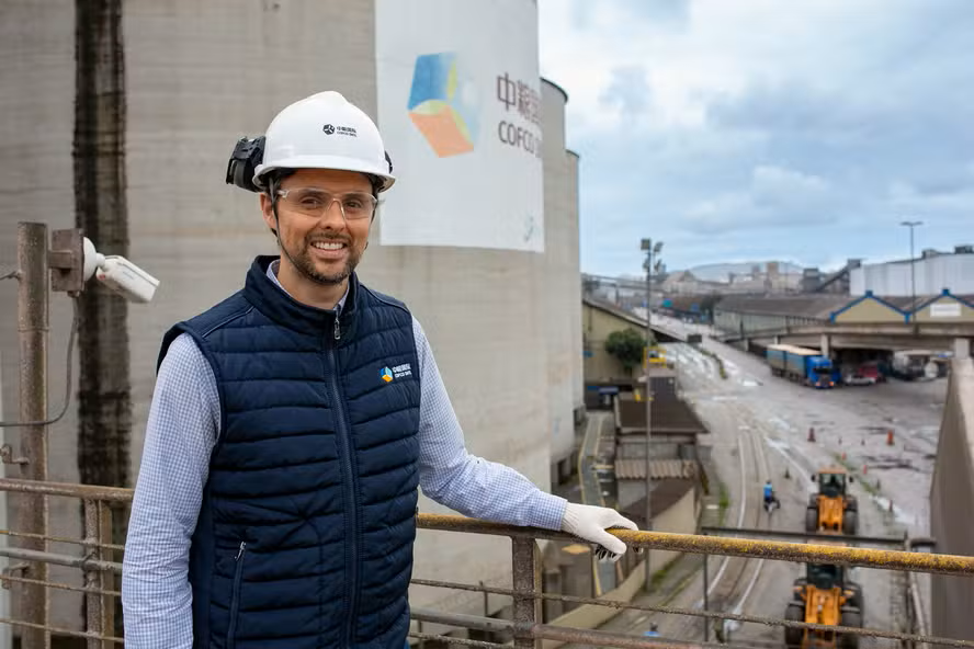 Com terminal em Santos, Cofco amplia capacidade de exportação no Brasil