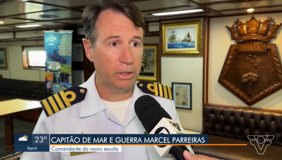Navio Escola Brasil chega ao Porto de Santos, SP